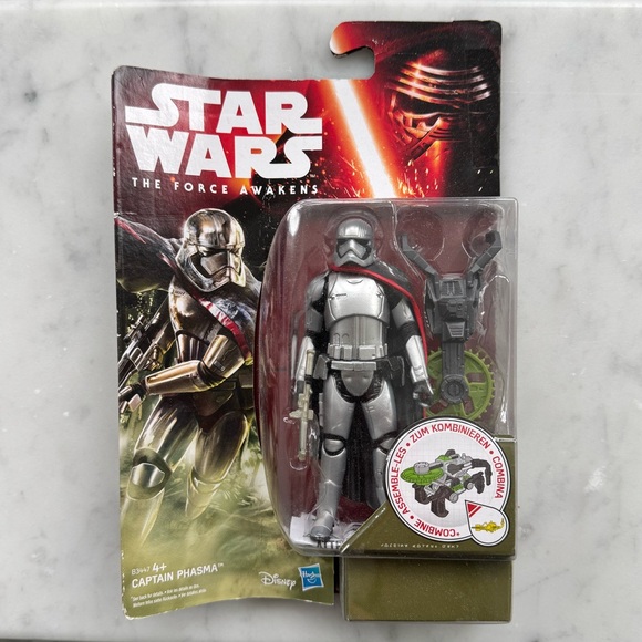 Captain Phasma from Star Wars The Force Awakens - Picture 2 of 2